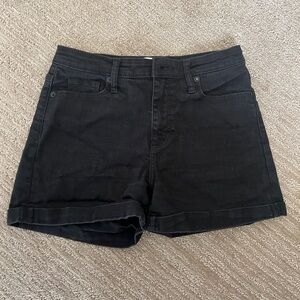 UNIVERSAL THREAD - black shorts - size 6